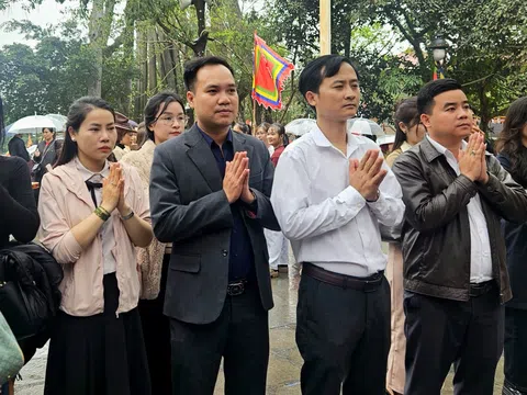 Dâng hương Quốc Mẫu Tây Thiên - Hoạt động đầu Xuân của Viện Nghiên cứu Văn hóa và Phát triển và Tạp chí điện tử Văn hóa và Phát triển