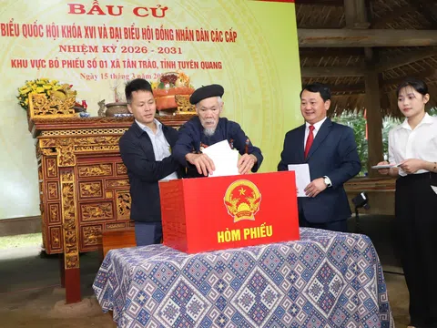 Tuyên Quang: Cử tri phấn khởi đi bầu cử - Gửi trọn niềm tin và kỳ vọng trên từng lá phiếu