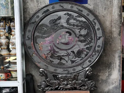 Giữ lửa nghề từ “vàng đen”: Điêu khắc than đá ở Quảng Ninh