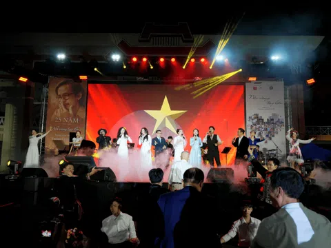 Đêm nhạc “Nối vòng tay lớn”: Lan tỏa di sản âm nhạc Trịnh Công Sơn giữa lòng Hà Nội