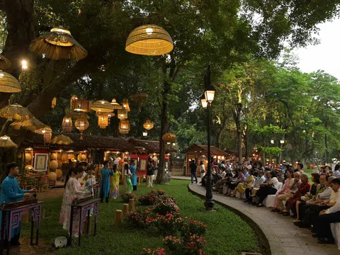 Hà Nội: Vườn ánh sáng tại Văn Miếu - Quốc Tử Giám