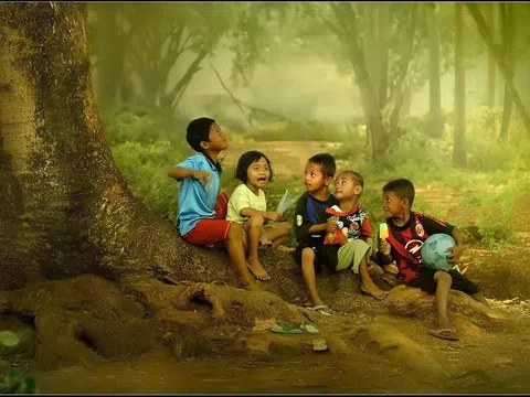 "Viết tuổi thơ lên cây" (thơ)