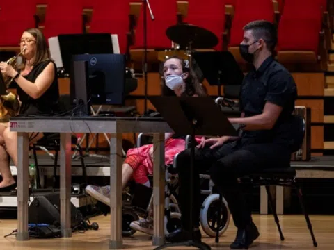 Công nghệ bắt chuyển động mắt: Cơ hội âm nhạc cho người khuyết tật