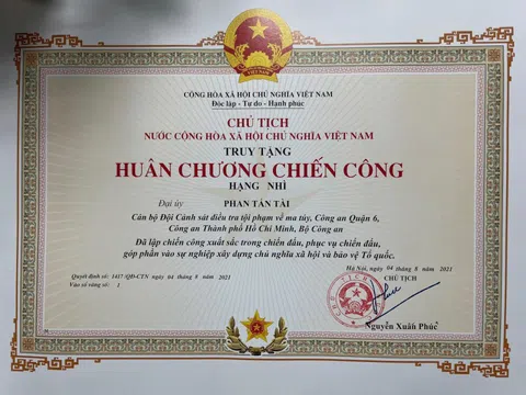 Truy tặng Huân chương Chiến công hạng Nhì cho Đại úy hy sinh ở Quận 6