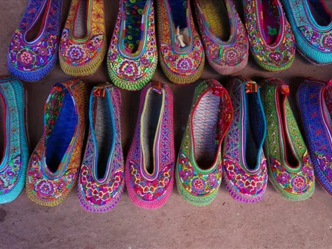 Điện Biên: Di sản văn hóa phi vật thể quốc gia 'Nghề làm giày thêu của người Xạ Phang'
