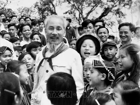 Chủ tịch Hồ Chí Minh và những tư tưởng 'soi đường' về văn hóa