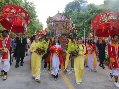 Trình UNESCO công nhận Lễ hội Vía Bà Chúa Xứ núi Sam (An Giang) là Di sản Văn hóa phi vật thể