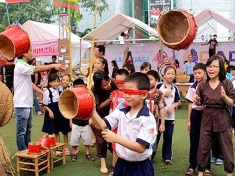 Làng Văn hóa - Du lịch các dân tộc Việt Nam: 'Tuổi thơ với ngày hè'