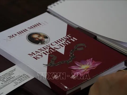 Tập thơ 'Nhật ký trong tù' của Bác Hồ được dịch sang tiếng Uzbek