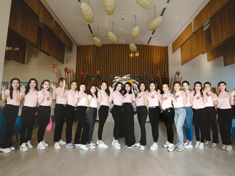 Dàn thí sinh Hoa hậu Doanh nhân Việt Nam 2023 viếng thăm chùa Linh Ứng - địa điểm du lịch nổi tiếng tại Đà Nẵng