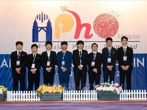 8 học sinh Việt Nam dự thi Olympic Vật lý châu Á (APhO) năm 2024 đều giành được Huy chương.