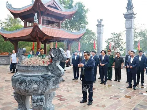 Thủ tướng Phạm Minh Chính tưởng nhớ, tri ân Chủ tịch Hồ Chí Minh và các Anh hùng, liệt sĩ làm nên chiến thắng Điện Biên Phủ