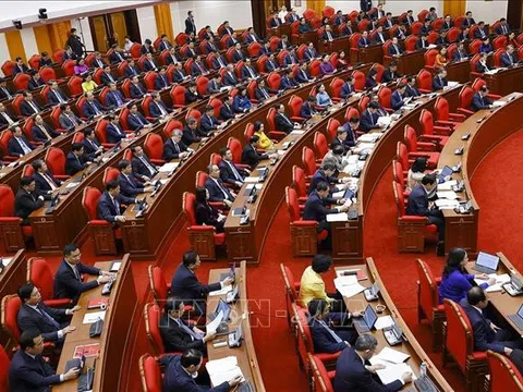 Thông báo hội nghị lần thứ hai Ban Chấp hành Trung ương Đảng khóa XIV