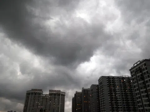 Này 4/4: Mưa dông cục bộ ở Đông Bắc Bộ, nắng nóng gia tăng trên diện rộng