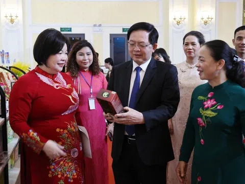 Phó Thủ tướng Hồ Quốc Dũng dự trao Giải Ngôi sao Hợp tác xã và Giải Mai An Tiêm năm 2026