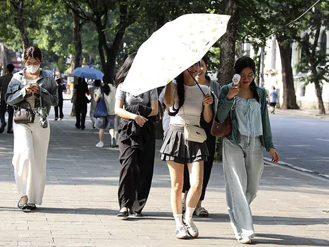 Ngày 12/4: Bắc Bộ tăng nhiệt, Nam Bộ duy trì oi bức, chiều tối có dông