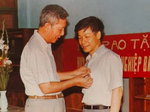 Tổng Bí thư Nguyễn Phú Trọng gần 30 năm làm báo chuyên nghiệp