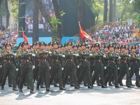 Chùm ảnh: Lực lượng công an tham gia diễu binh, diễu hành kỷ niệm 50 năm thống nhất đất nước
