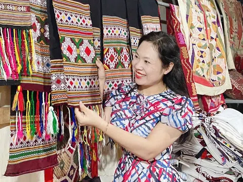 Hoa Tiến - Di sản Văn hoá làng Thái cổ ở Nghệ An