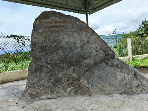 Độc đáo với bia đá Chăm pa cổ ở thôn Tư Lương