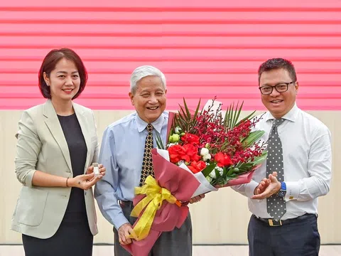 Ra mắt cuốn sách "Tinh hoa cách mạng Việt Nam" của nhà báo lão thành Hà Đăng