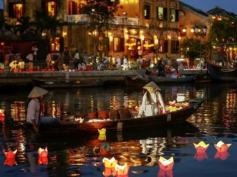 Hội An - Di sản kể chuyện bằng ánh đèn, hương quế và tiếng người