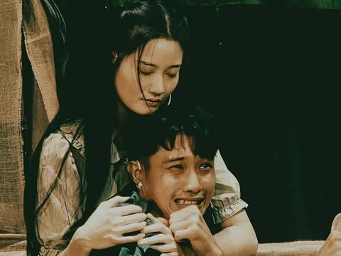 Ấn tượng vở kịch nói “Đặng Thùy Trâm” tưởng niệm 55 năm ngày hy sinh của nữ bác sĩ anh hùng