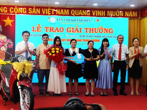 Yến sào Khánh Hòa trao giải Ba đầu tiên của chương trình tri ân khách hàng 2025