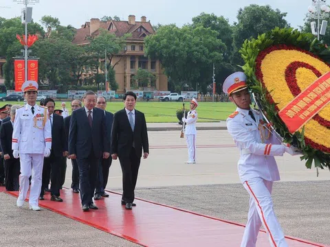 Lãnh đạo Đảng, Nhà nước vào Lăng viếng Chủ tịch Hồ Chí Minh, tưởng niệm các anh hùng liệt sĩ