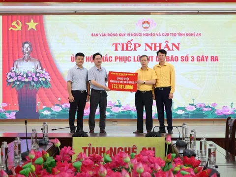 Ngành Văn hoá, Thể thao và Du lịch Nghệ An quyên góp ủng hộ đồng bào vùng lũ