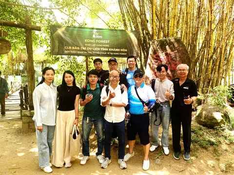 CLB Báo chí Du lịch Khánh Hòa khảo sát Hòn Bà – Kong Forest và viếng mộ Bác sĩ Yersin