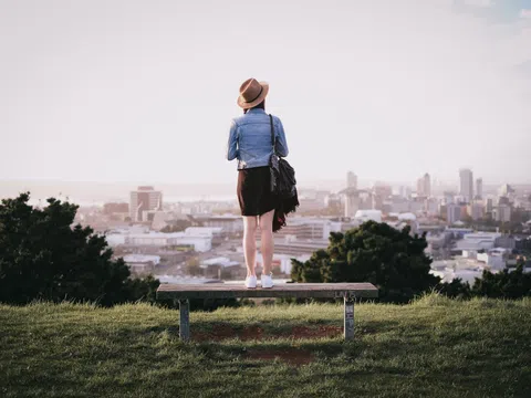 Sự phản bội và những mất mát không tên