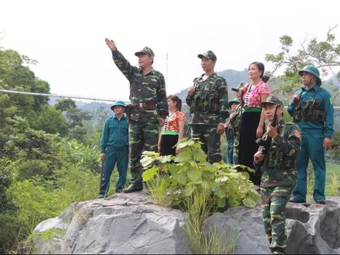 Kiên quyết, kiên trì, chủ động đấu tranh, ngăn chặn, đẩy lùi các hoạt động tôn giáo trái pháp luật, giữ yên bản làng