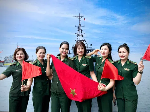 Trung tá, Nhà văn Phạm Vân Anh - Hạnh phúc được tham gia kết nối những “thanh âm”