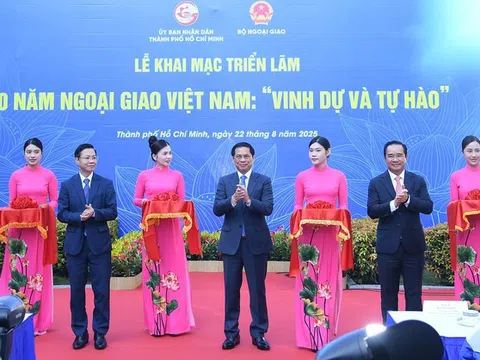 Triển lãm ảnh “80 năm Ngoại giao Việt Nam: Vinh dự và tự hào” tại TPHCM