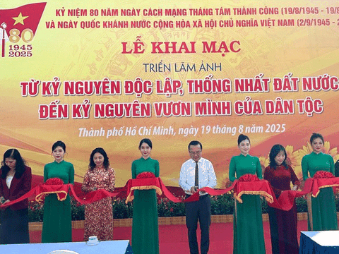 Khai mạc triển lãm “Từ kỷ nguyên độc lập, thống nhất đất nước đến kỷ nguyên vươn mình của dân tộc” tại TP. Hồ Chí Minh