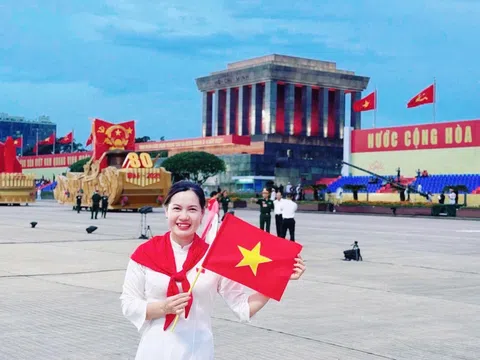 Phụ nữ Việt Nam - Sắc hoa tỏa sáng trong ngày Đại lễ 2/9