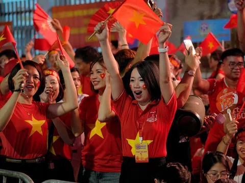 Tặng 100.000 đồng/người cho toàn dân ăn Tết Độc lập