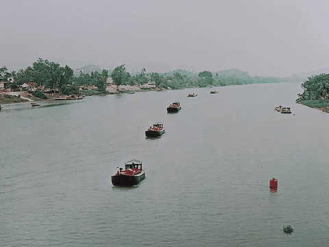 Chuyện dân gian bên dòng sông Lèn huyền thoại