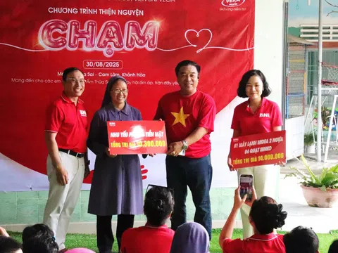 “Chạm” - Hành trình mang yêu thương đến trẻ em khuyết tật Khánh Hòa