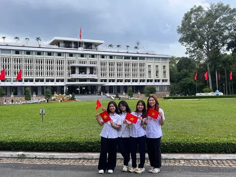 TPHCM rực rỡ sắc cờ, chào mừng 80 năm Cách mạng tháng Tám và Quốc khánh 2/9