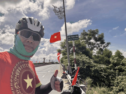 Khát vọng Việt trên hành trình 927 km của anh Nguyễn Quang Thắng