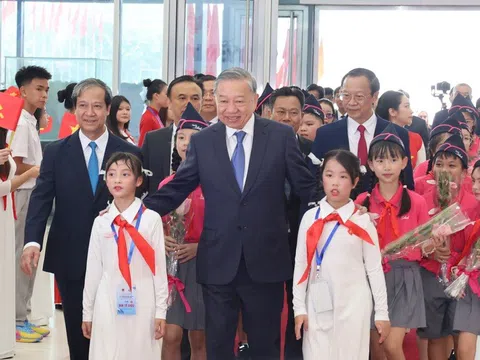 Cả nước đồng loạt khai giảng năm học mới, kỷ niệm 80 năm truyền thống ngành Giáo dục