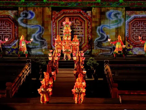 Trưng bày “Di sản văn hóa Việt Nam - Sức sống từ truyền thống đến hiện đại”