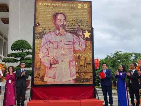 Kéo dài thời gian triển lãm “Mùa xuân độc lập” tại Bảo tàng Hồ Chí Minh