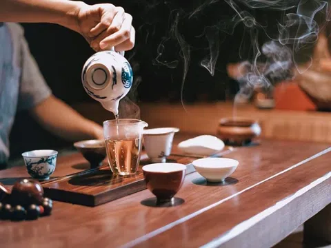 Uống trà đen hay trà xanh: đâu là lựa chọn tốt hơn?