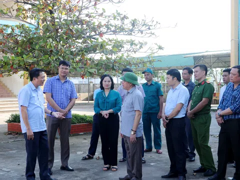 Chủ tịch UBND tỉnh Nghệ An trực tiếp kiểm tra, chỉ đạo khắc phục hậu quả bão số 10