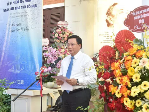 Khai mạc triển lãm "Tem và Thơ - Dấu ấn Tố Hữu qua năm tháng"