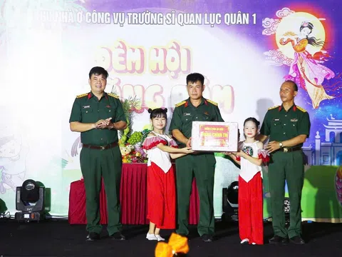 Đêm hội trăng rằm ấm áp và yêu thương