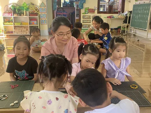 Cô giáo Nguyễn Thị Hải tận tâm, yêu nghề, mến trẻ